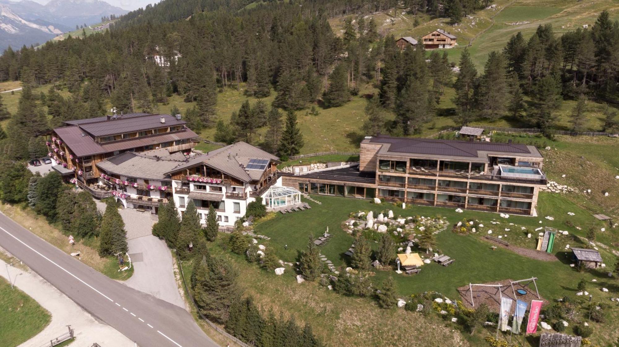 Hotel Gran Paradiso San Cassiano  Exteriér fotografie