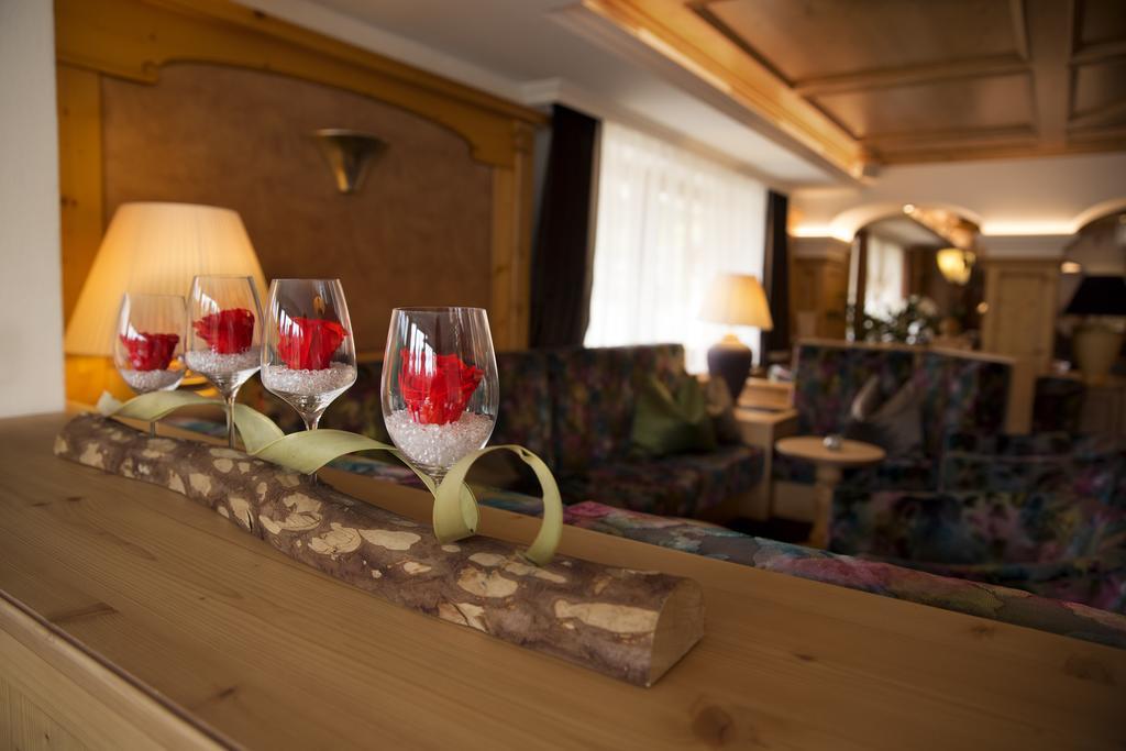 Hotel Gran Paradiso San Cassiano  Exteriér fotografie